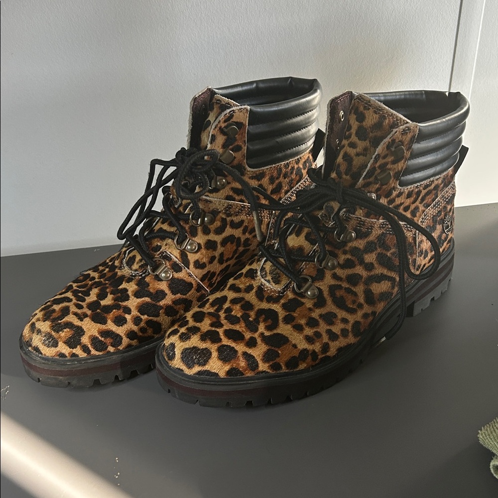 Timberland London Square Leopard Print Lace-Up Boots